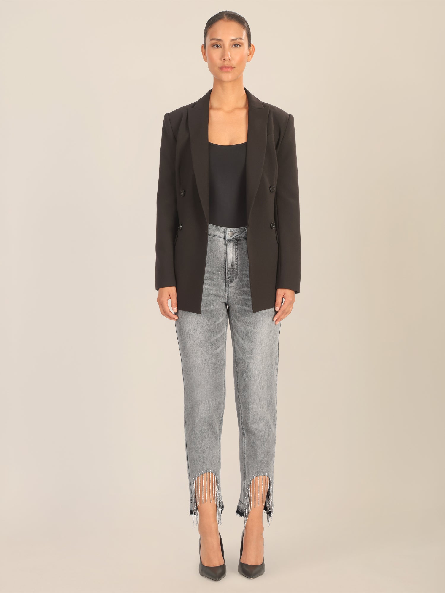 APART Mom Jeans mit Kristallsteinen mit Kristallstein Fransen am Saum | grau