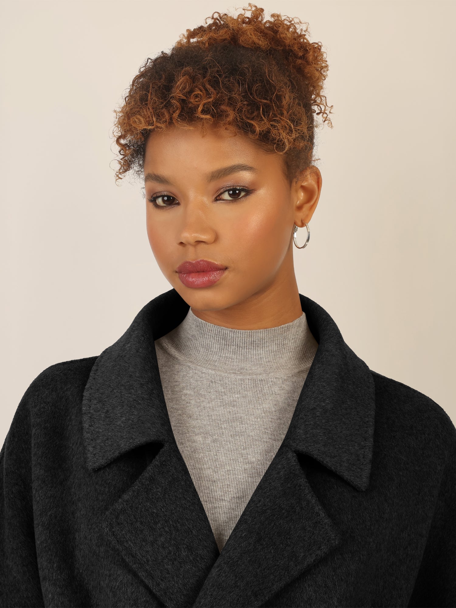 APART Wollmantel mit Bindegürtel und Reverskragen | schwarz