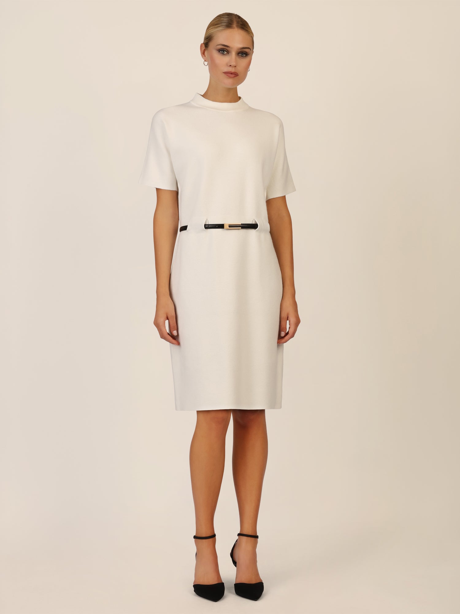 APART Strickkleid mit Gürtel und Stehkragen | creme