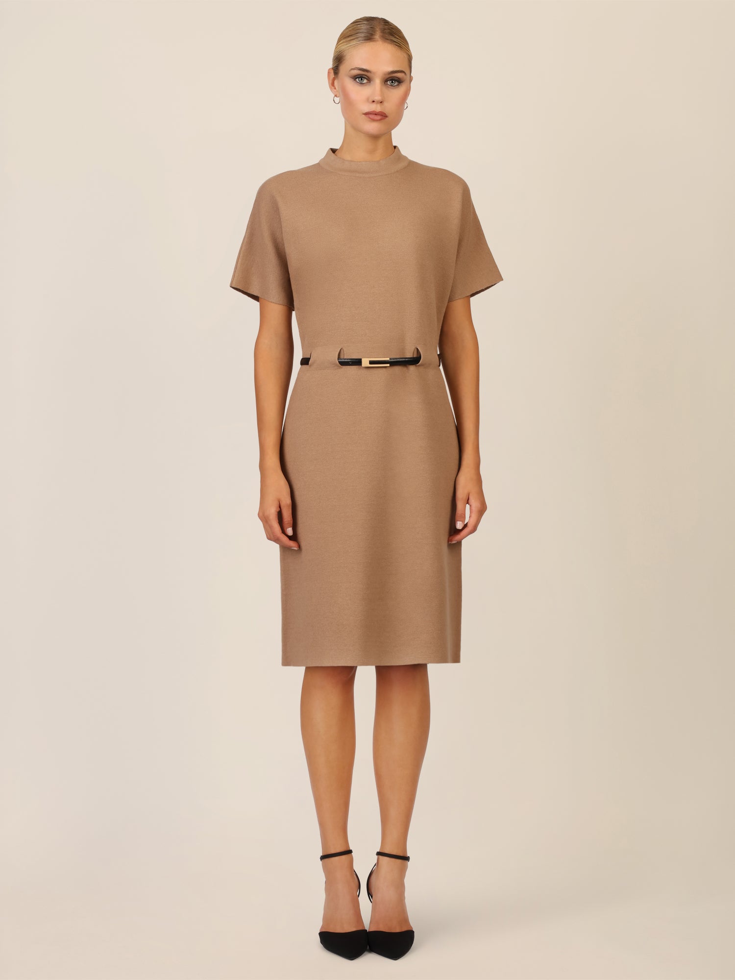 APART Strickkleid mit Gürtel und Stehkragen | camel