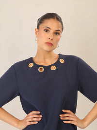 APART Kleid mit goldenen Ösendetails | nachtblau