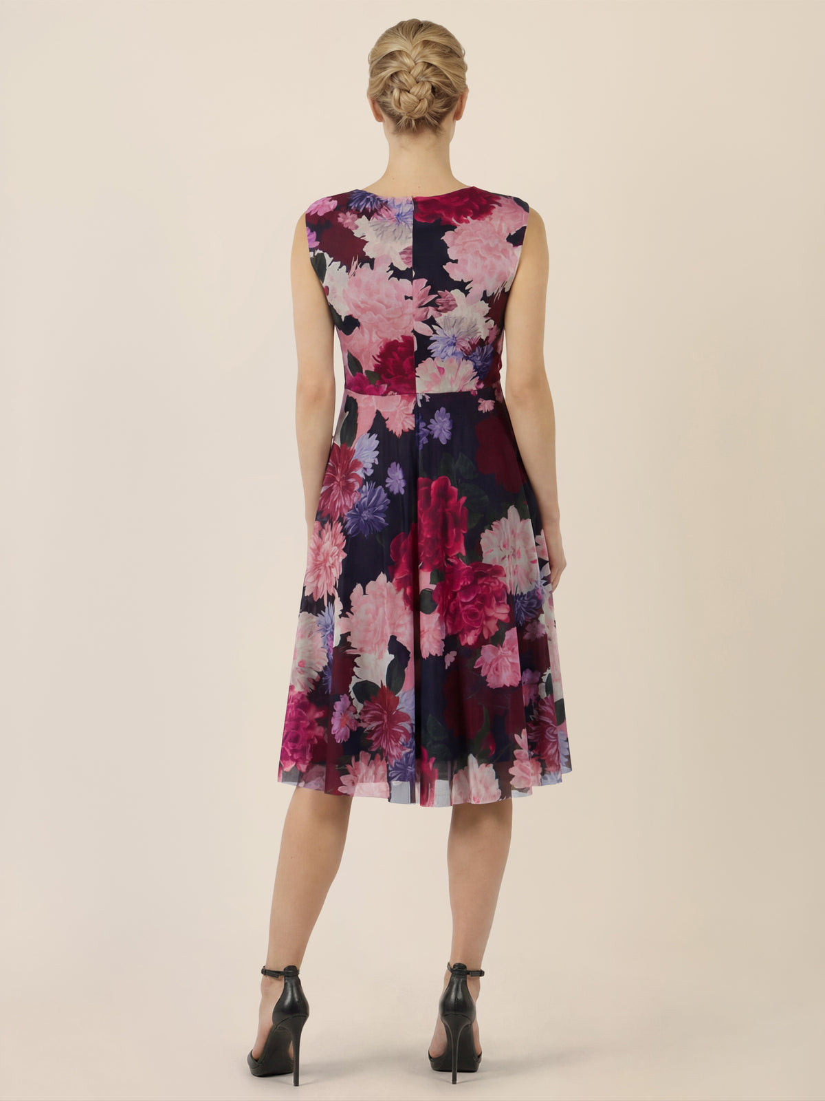 APART Ärmelloses Meshkleid mit Blumenprint und Drapierung | weinrot-multicolor