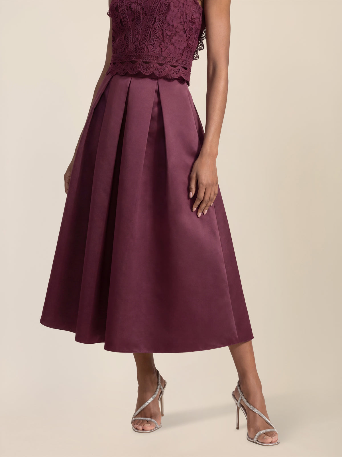 APART Eleganter Satinrock mit Glanz-Effekt | weinrot