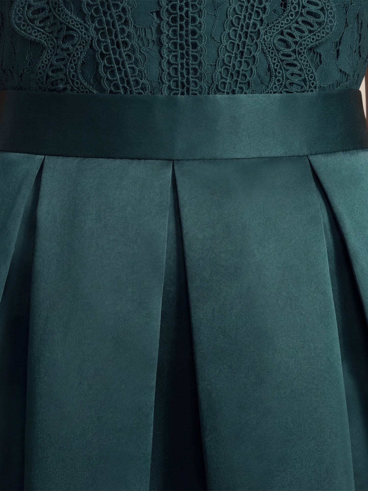 APART Eleganter Satinrock mit Glanz-Effekt | emerald