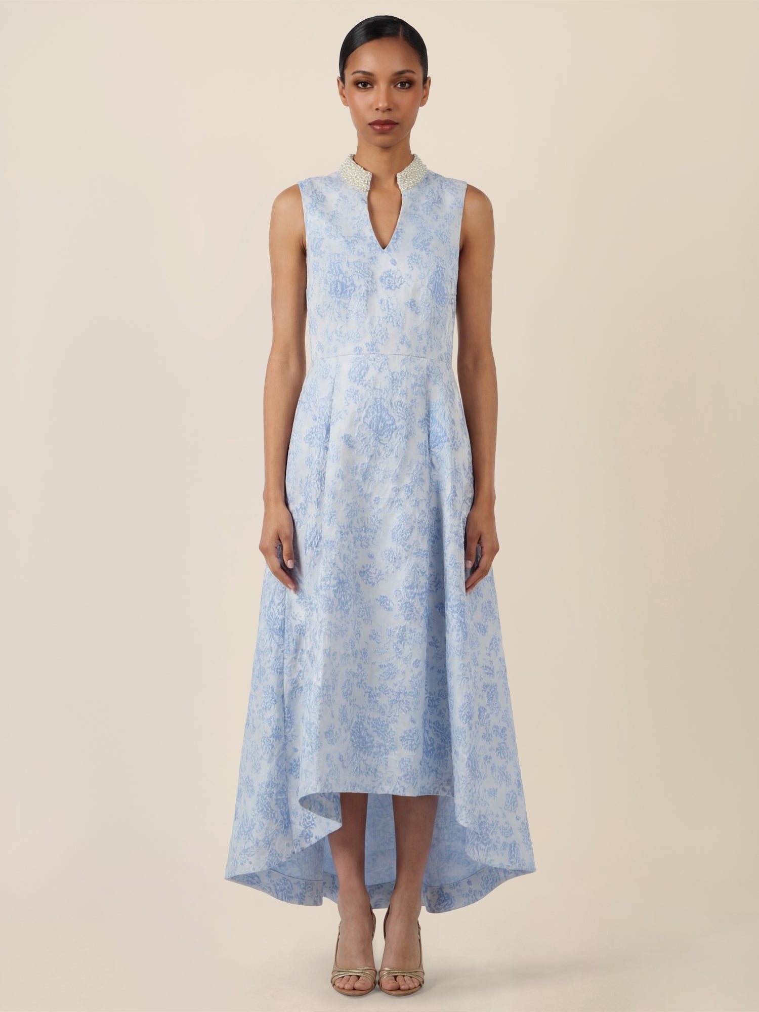 APART Ärmelloses Jacquardkleid mit Perlenkragen | hellblau