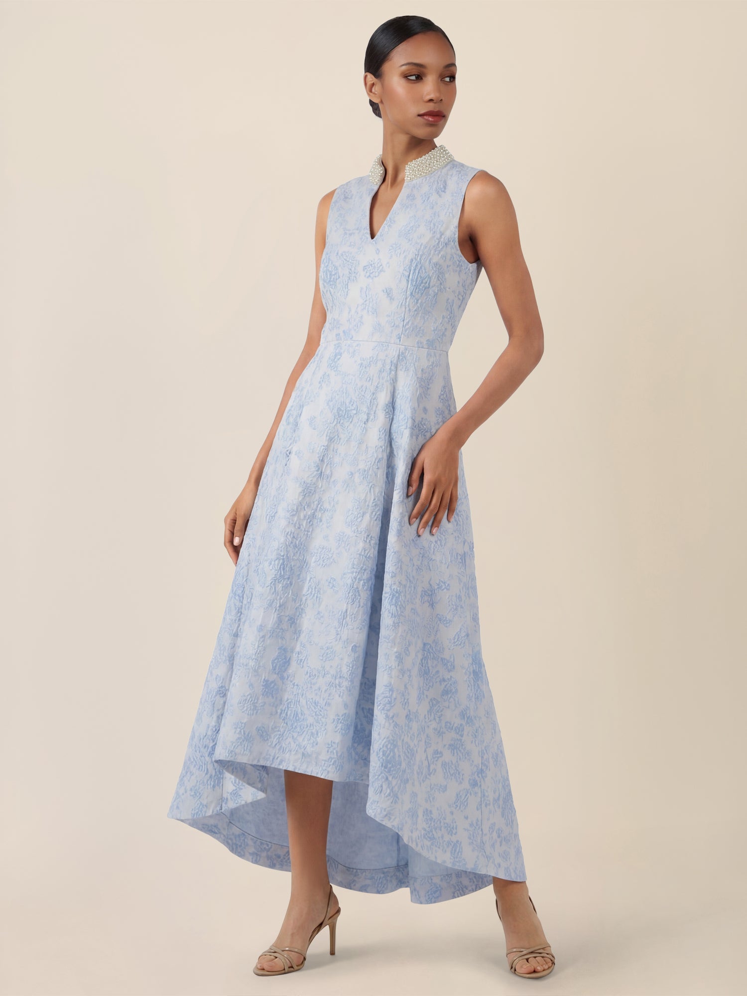 APART Ärmelloses Jacquardkleid mit Perlenkragen | hellblau