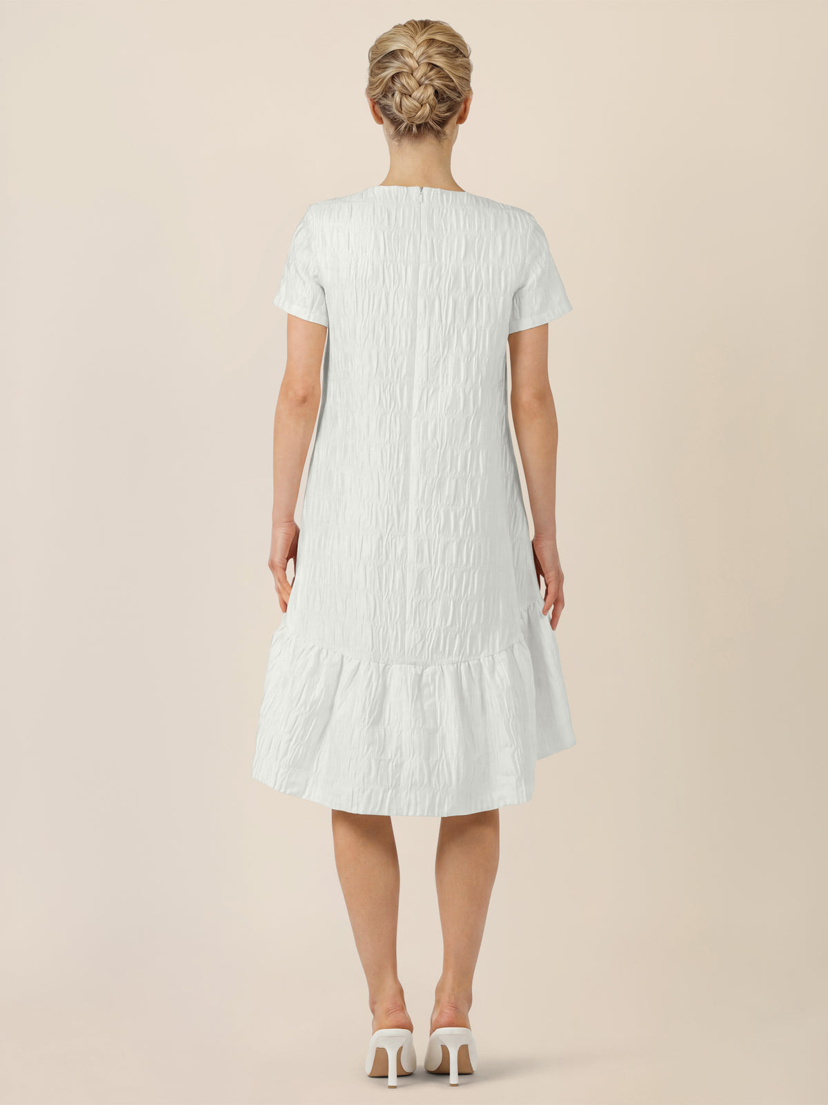 APART Strukturkleid mit Volantsaum | creme