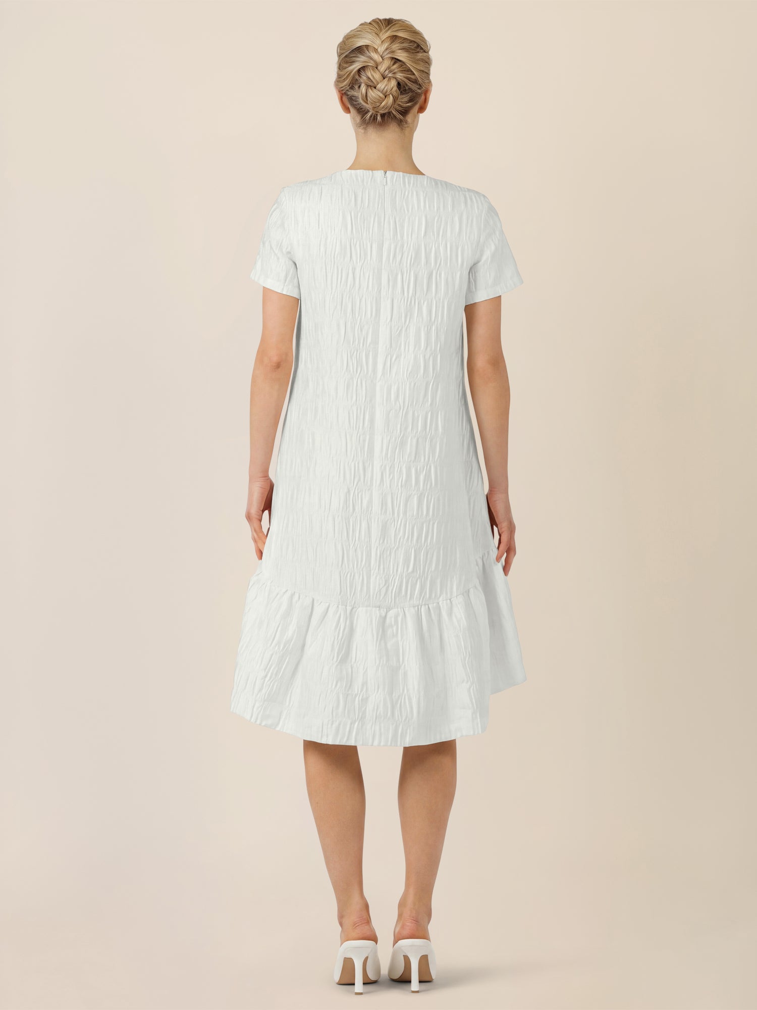 APART Strukturkleid mit Volantsaum | creme