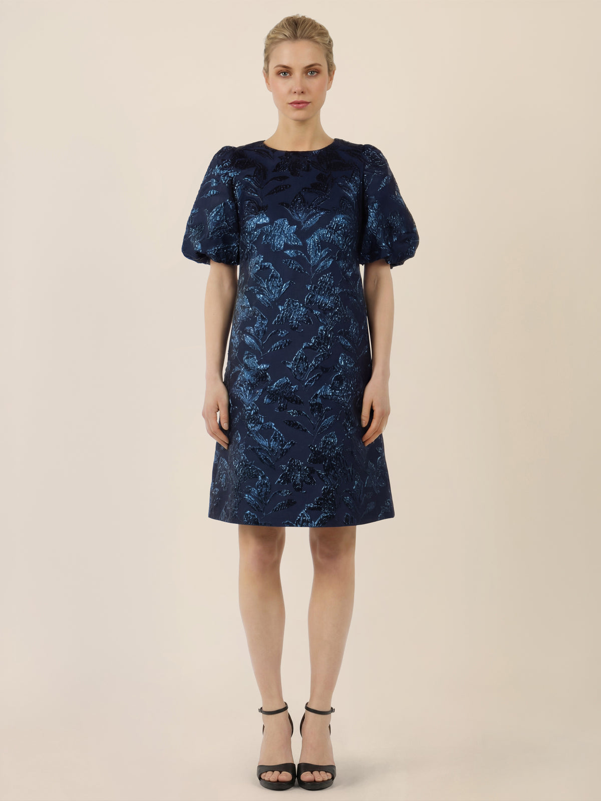 APART Kurzes Cocktailkleid mit Glanzmuster | nachtblau-metallic