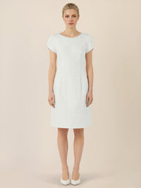 APART Kleid mit Struktur-Effekt und femininer Linie | creme