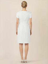 APART Kleid mit Struktur-Effekt und femininer Linie | creme