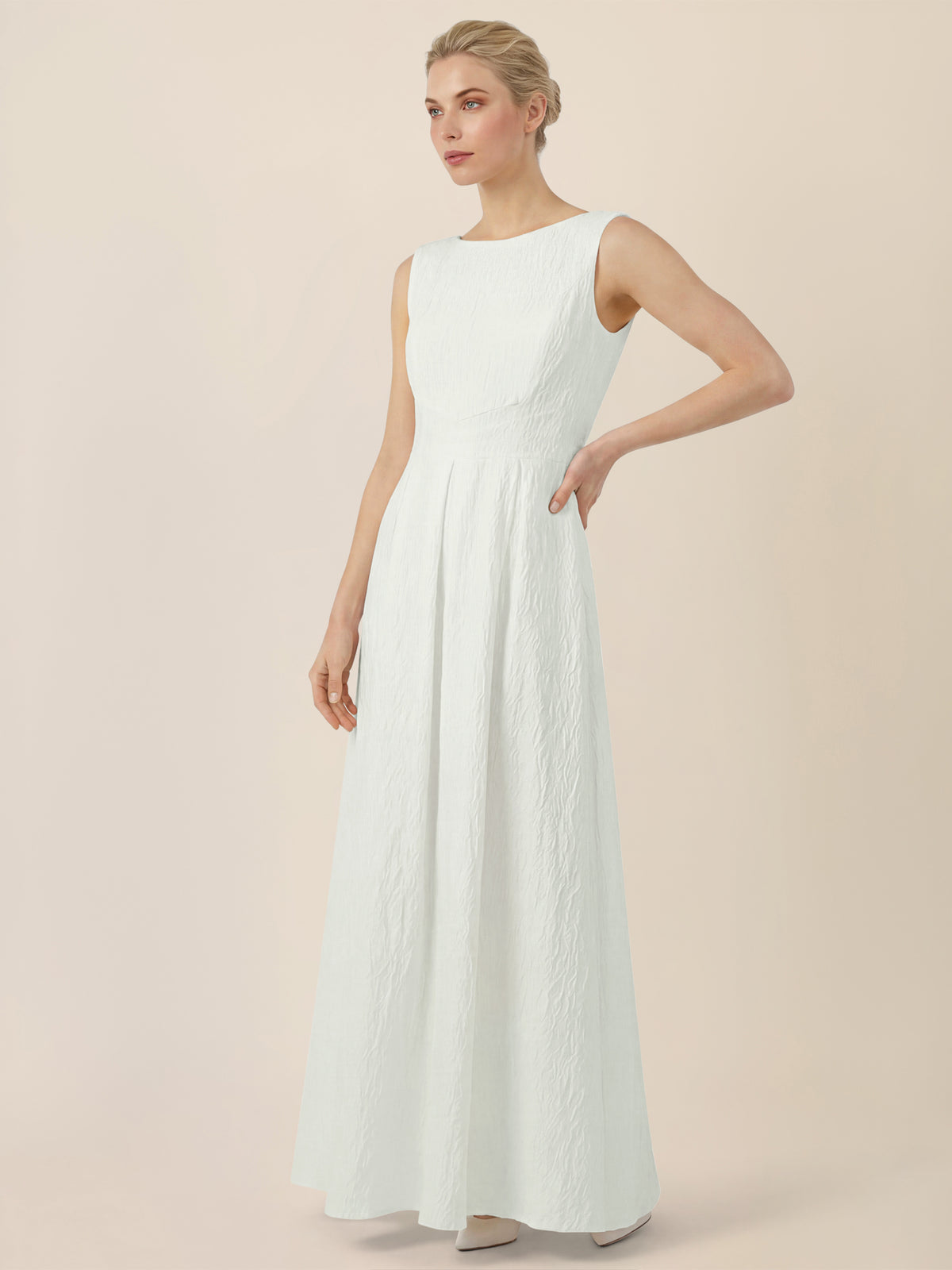 APART Maxikleid mit geprägtem Strukturmuster | creme