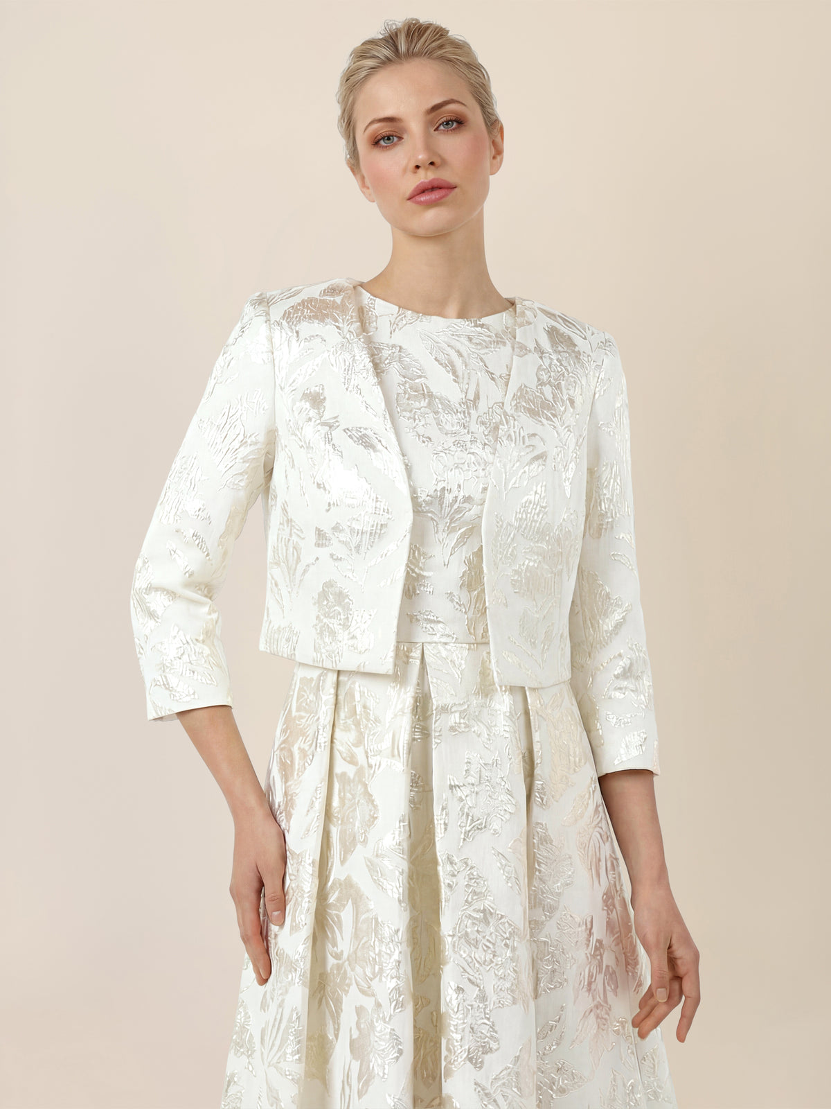 APART Kastenblazer mit Glanzmuster | creme-gold