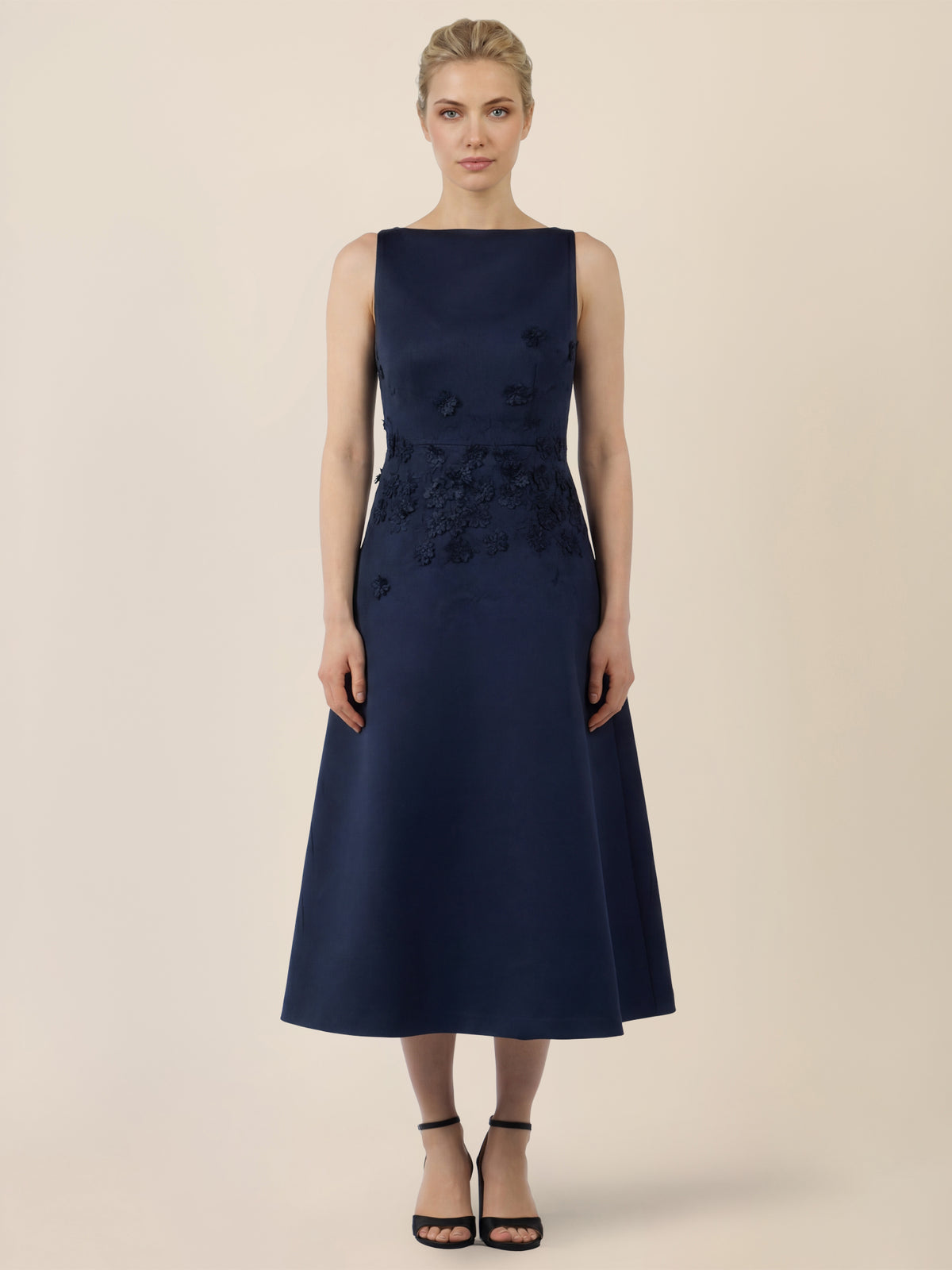 APART Elegantes Kleid mit floraler 3D-Stickerei | nachtblau