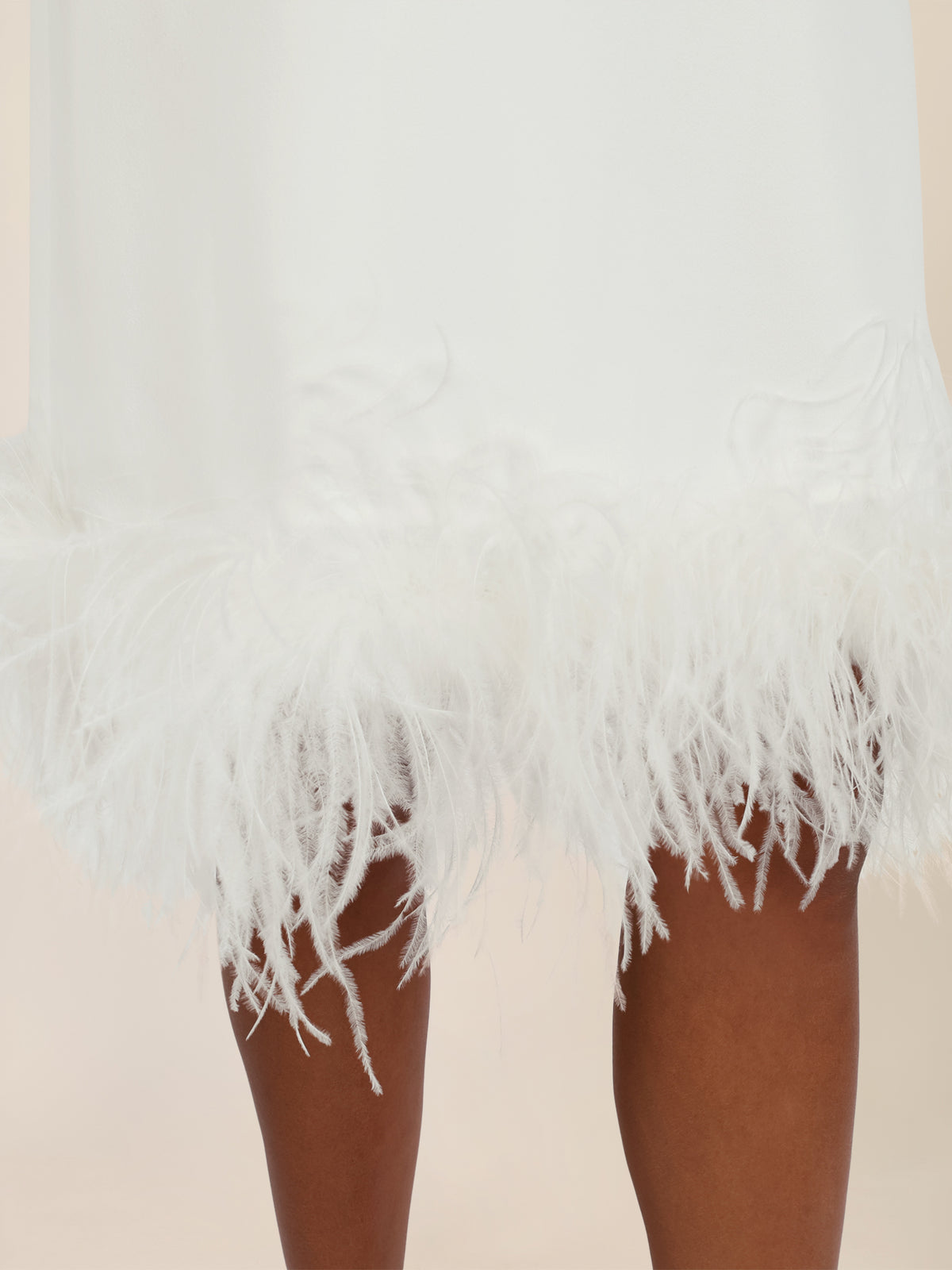 APART Kleid mit Federsaum | creme