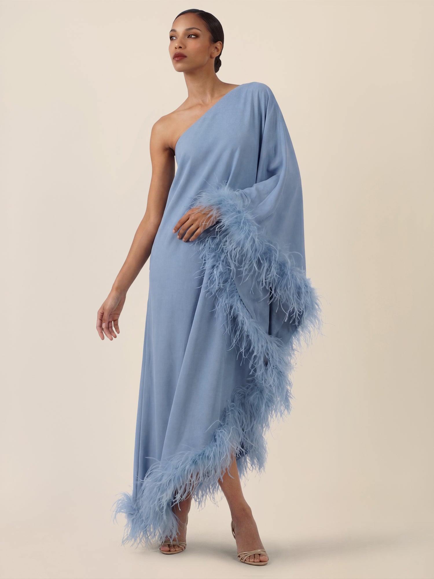 APART Asymmetrisches Abendkleid mit Federn | rauchblau
