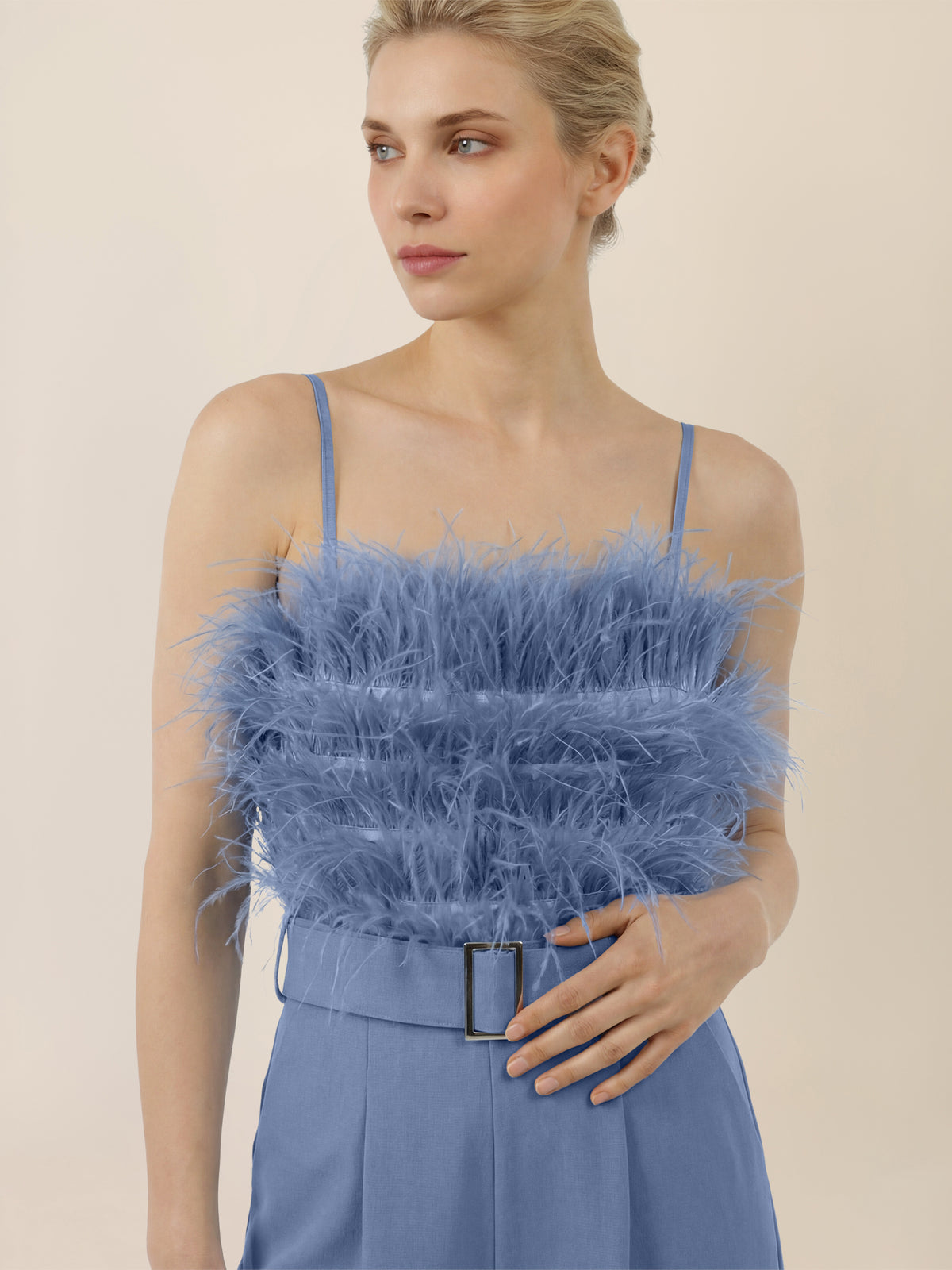APART Federbesetzter Abendoverall mit Gürtel | rauchblau