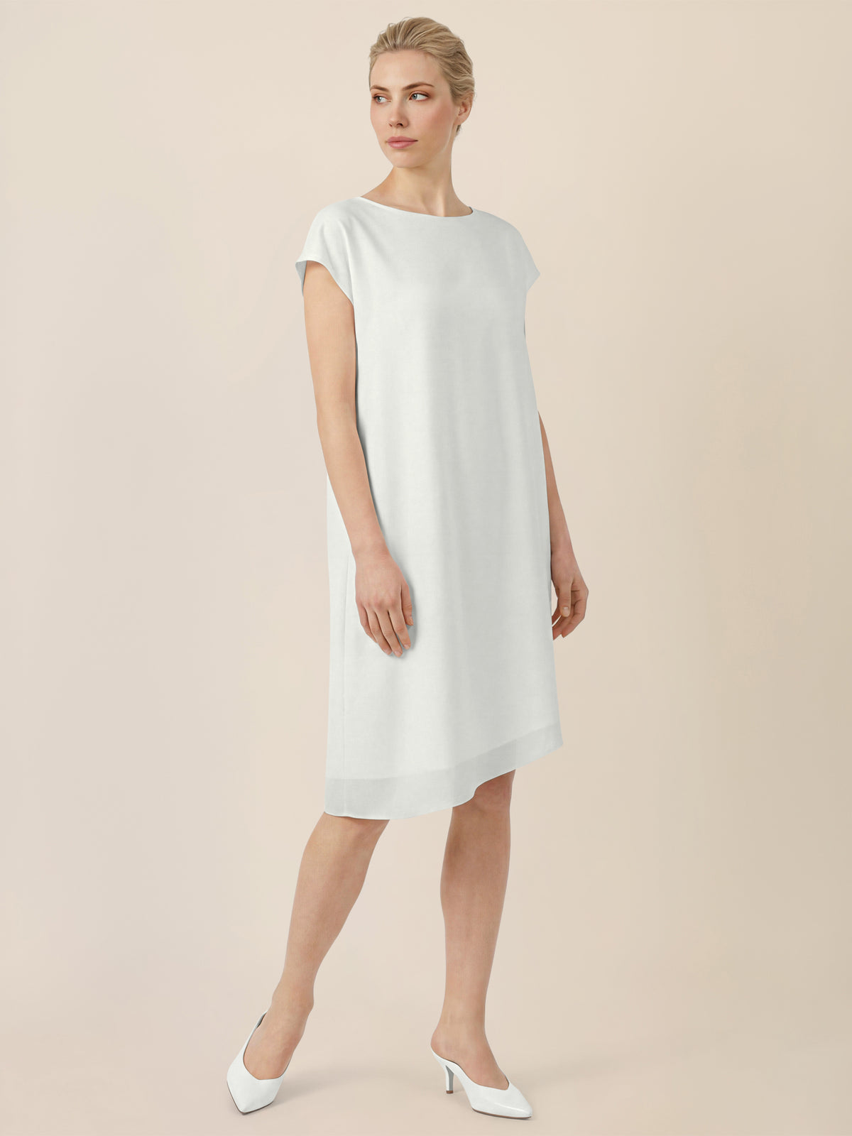 APART Oversized Kleid mit asymmetrischem Saum | creme