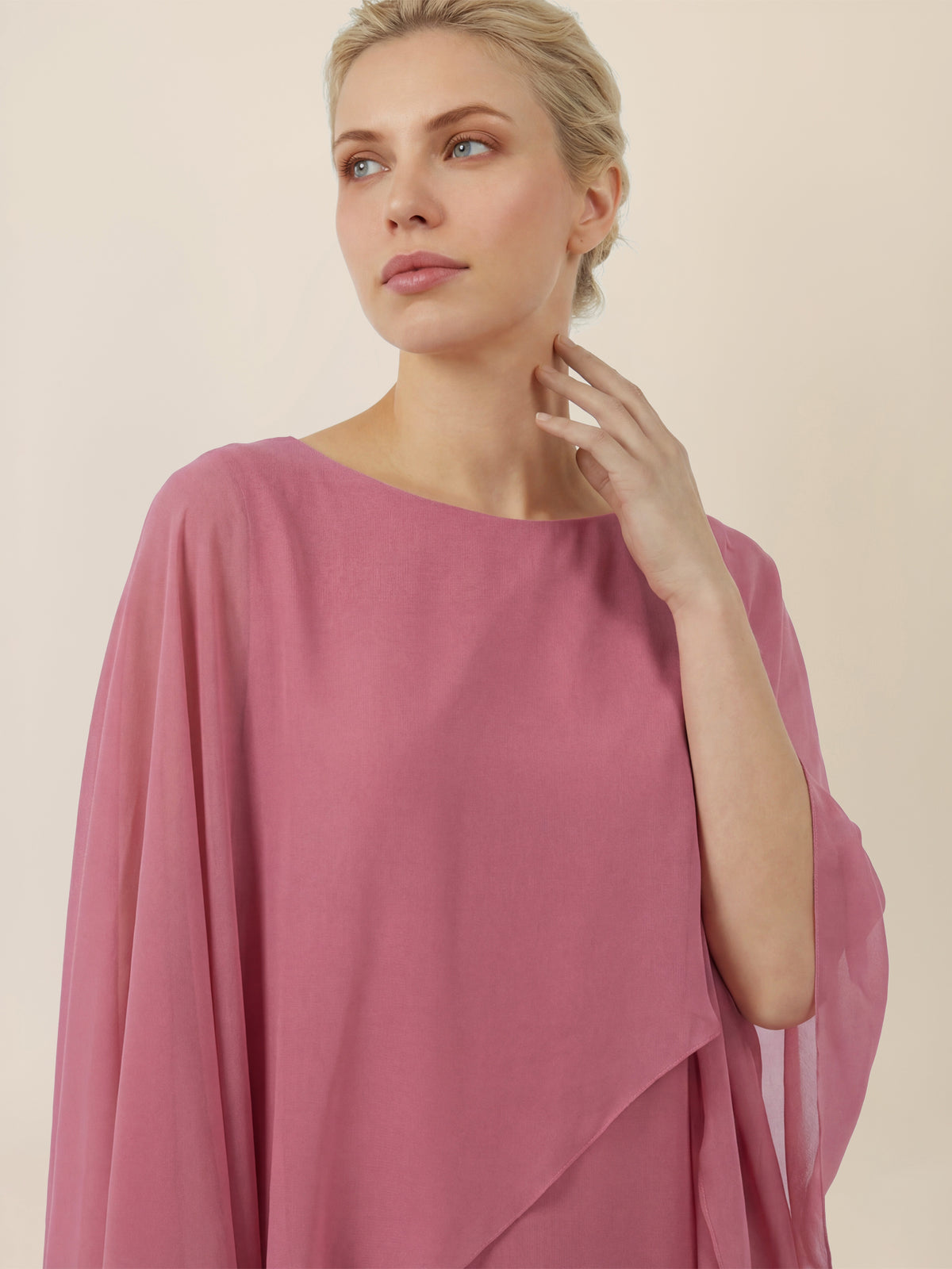 APART Fließendes Chiffonkleid mit Volantärmeln | rosé