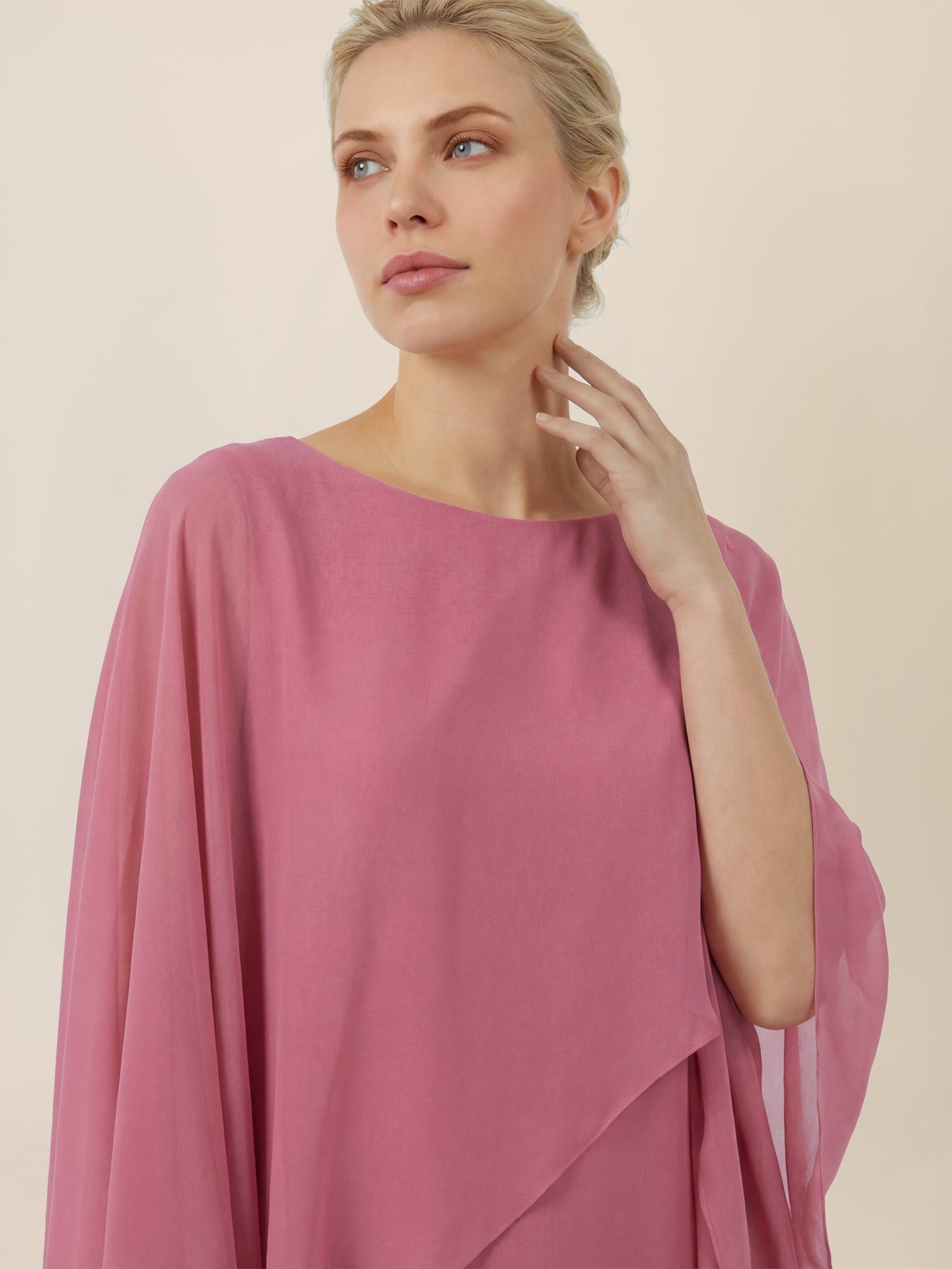 APART Fließendes Chiffonkleid mit Volantärmeln | rosé