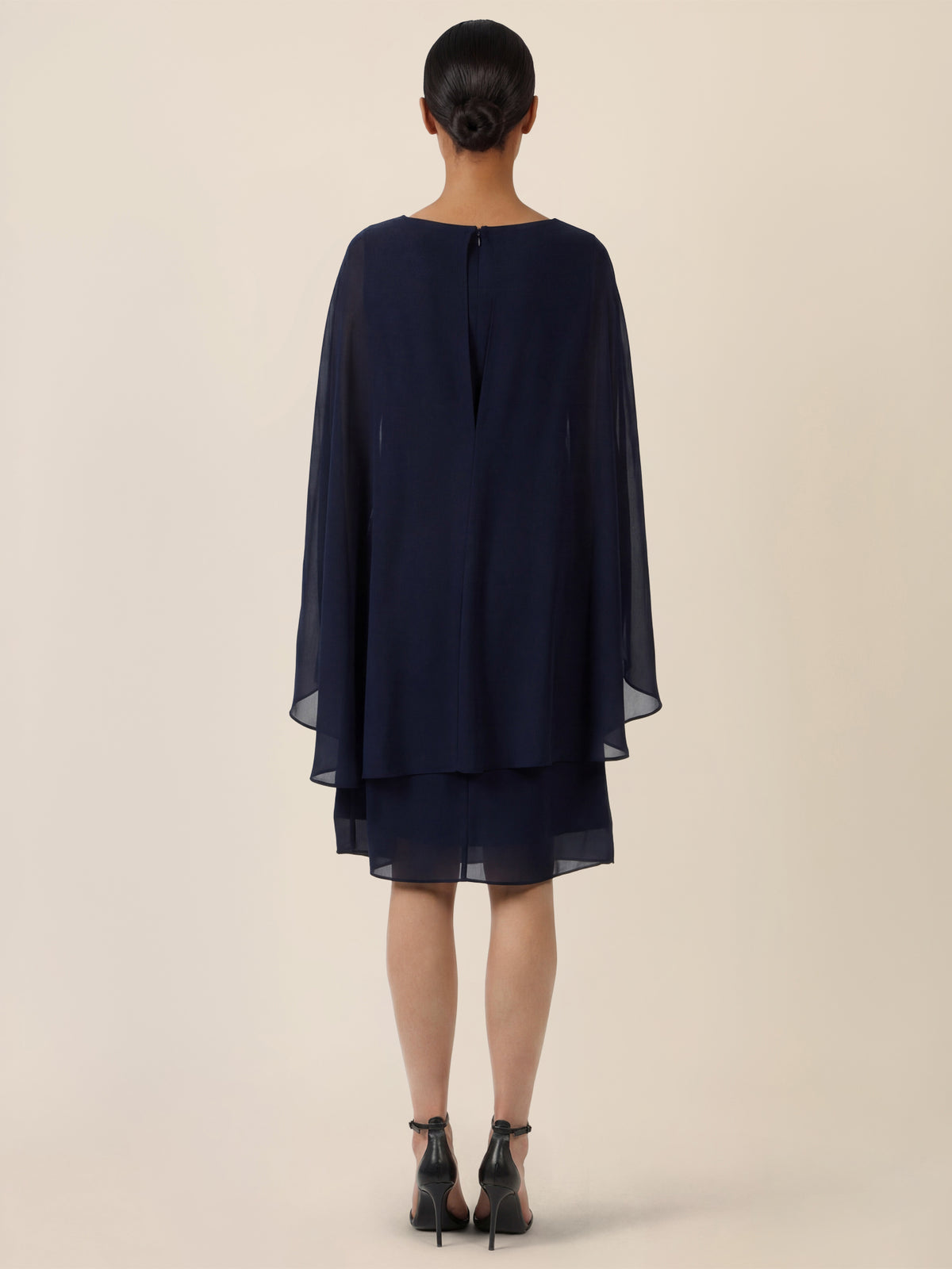 APART Fließendes Chiffonkleid mit Volantärmeln | nachtblau