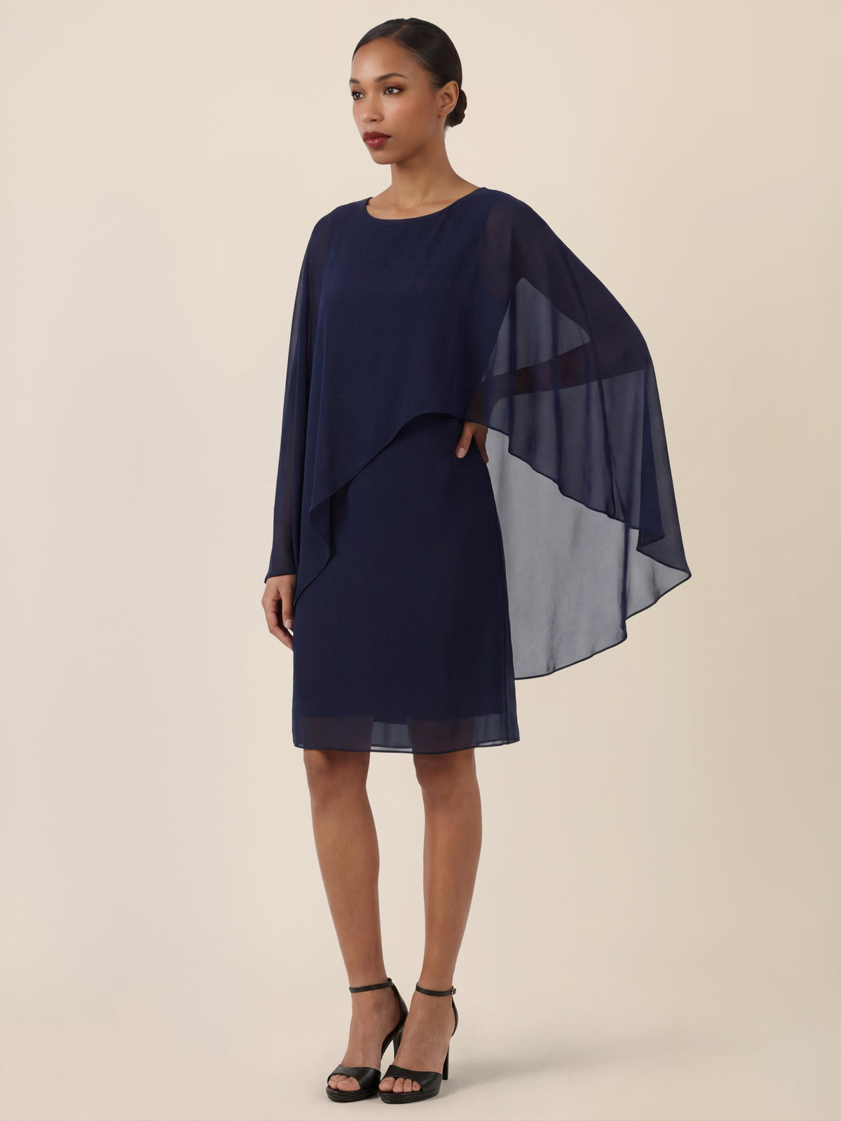 APART Fließendes Chiffonkleid mit Volantärmeln | nachtblau