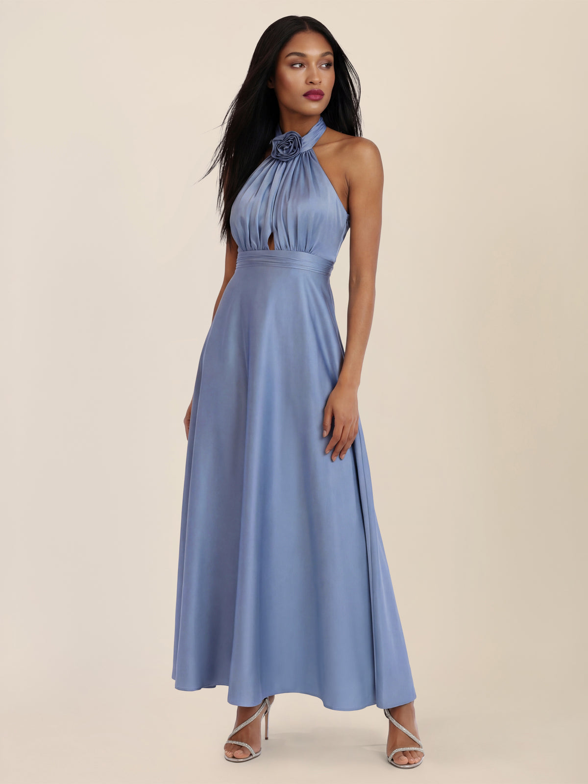 APART Elegantes Satin-Maxikleid mit Rosendetail | rauchblau