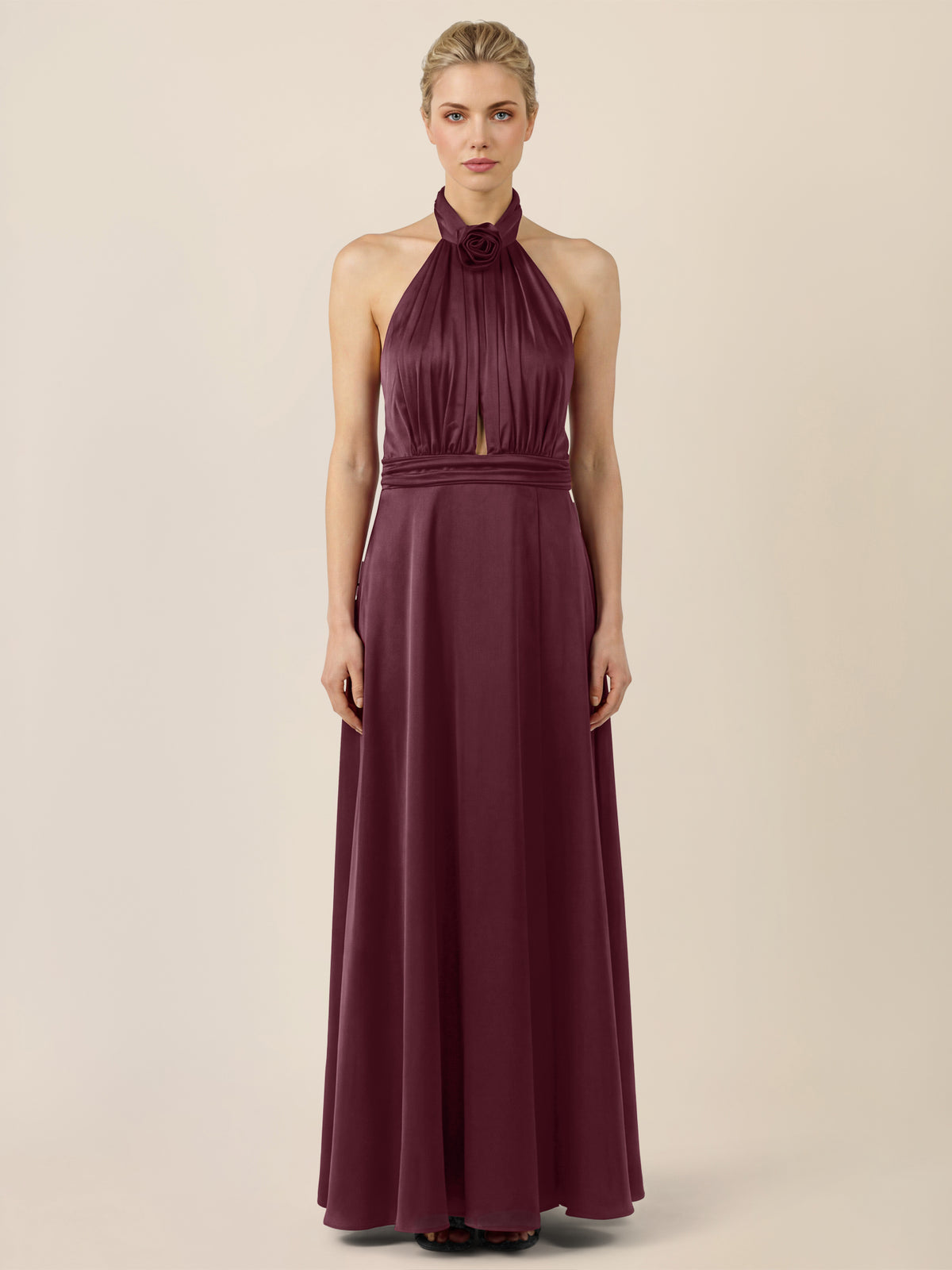 APART Elegantes Satin-Maxikleid mit Rosendetail | weinrot
