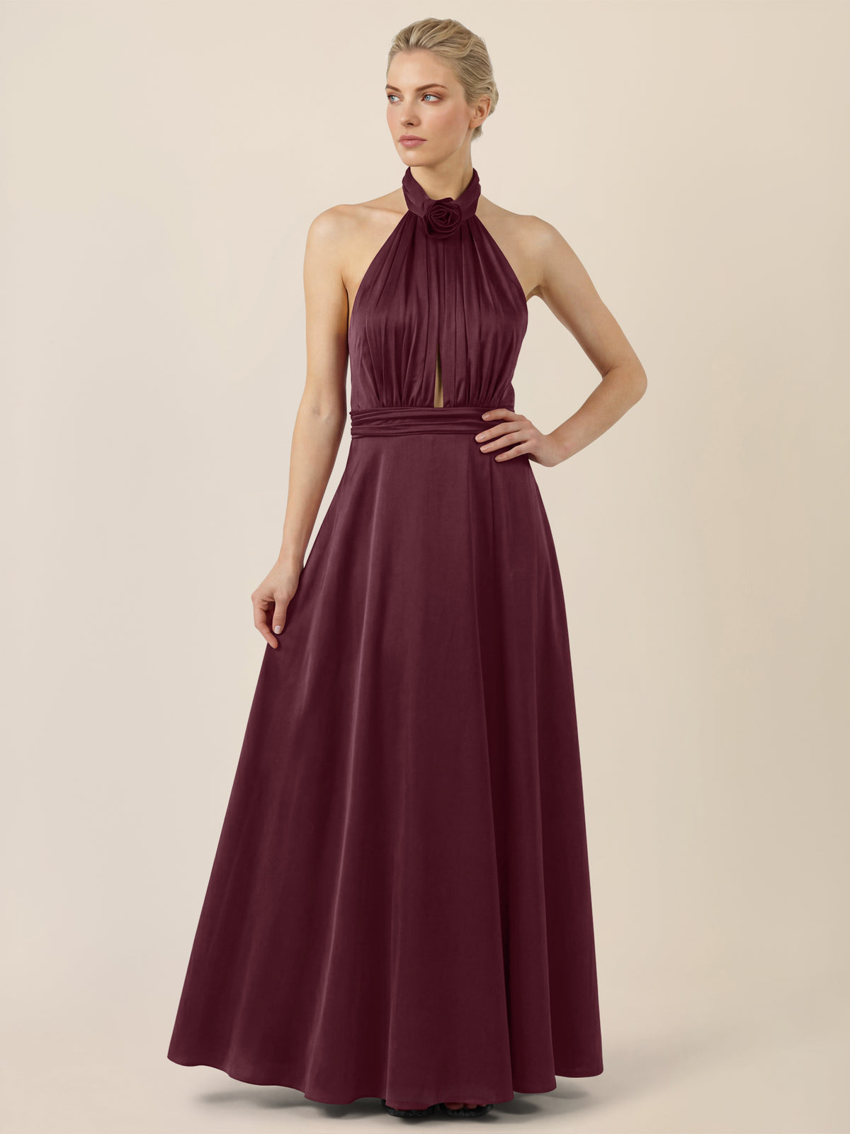 APART Elegantes Satin-Maxikleid mit Rosendetail | weinrot