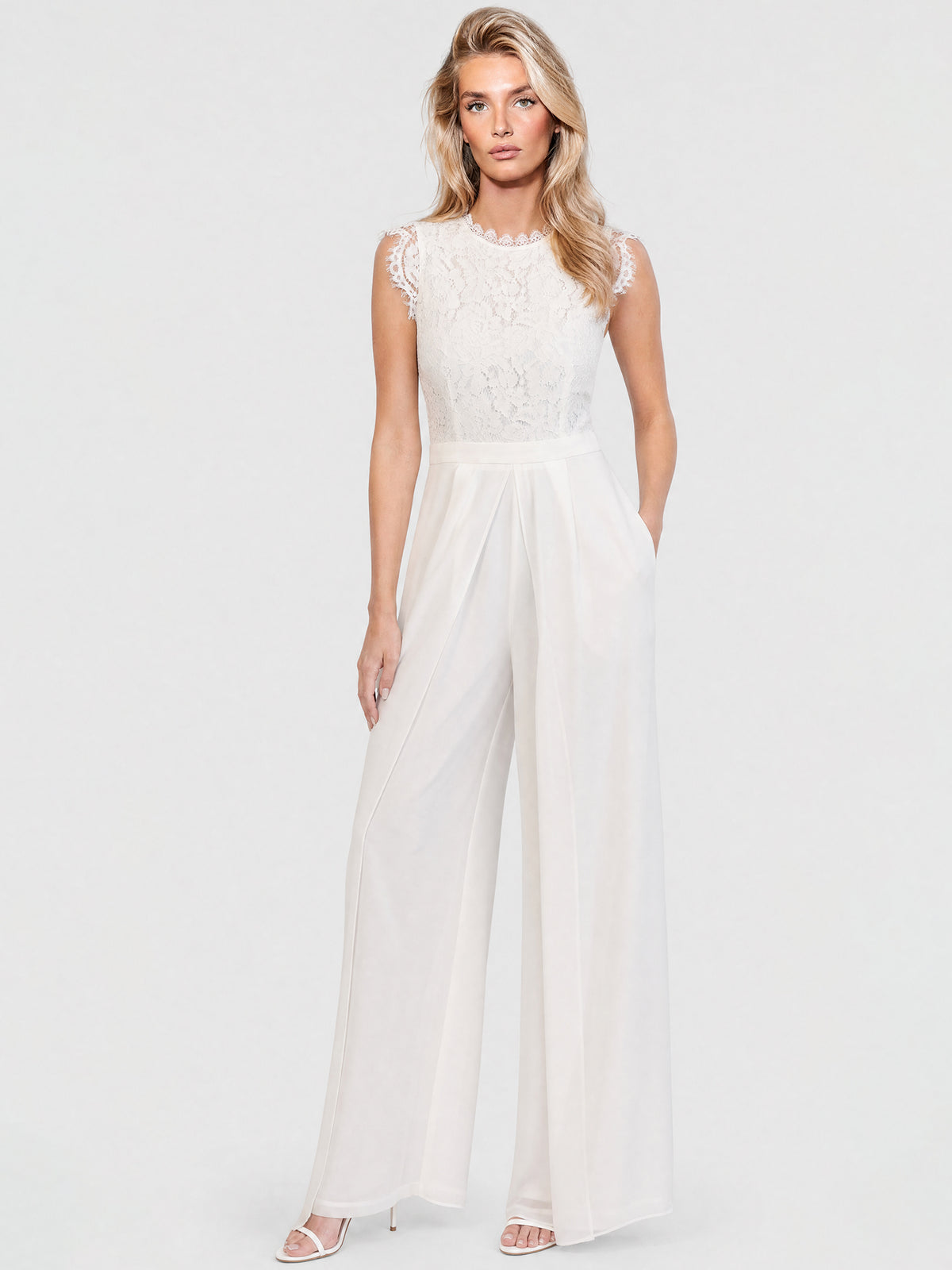 APART Abendoverall mit Spitzentop und weitem Bein | creme