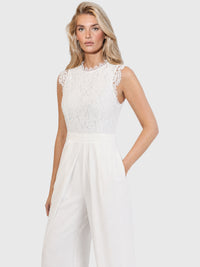 APART Abendoverall mit Spitzentop und weitem Bein | creme