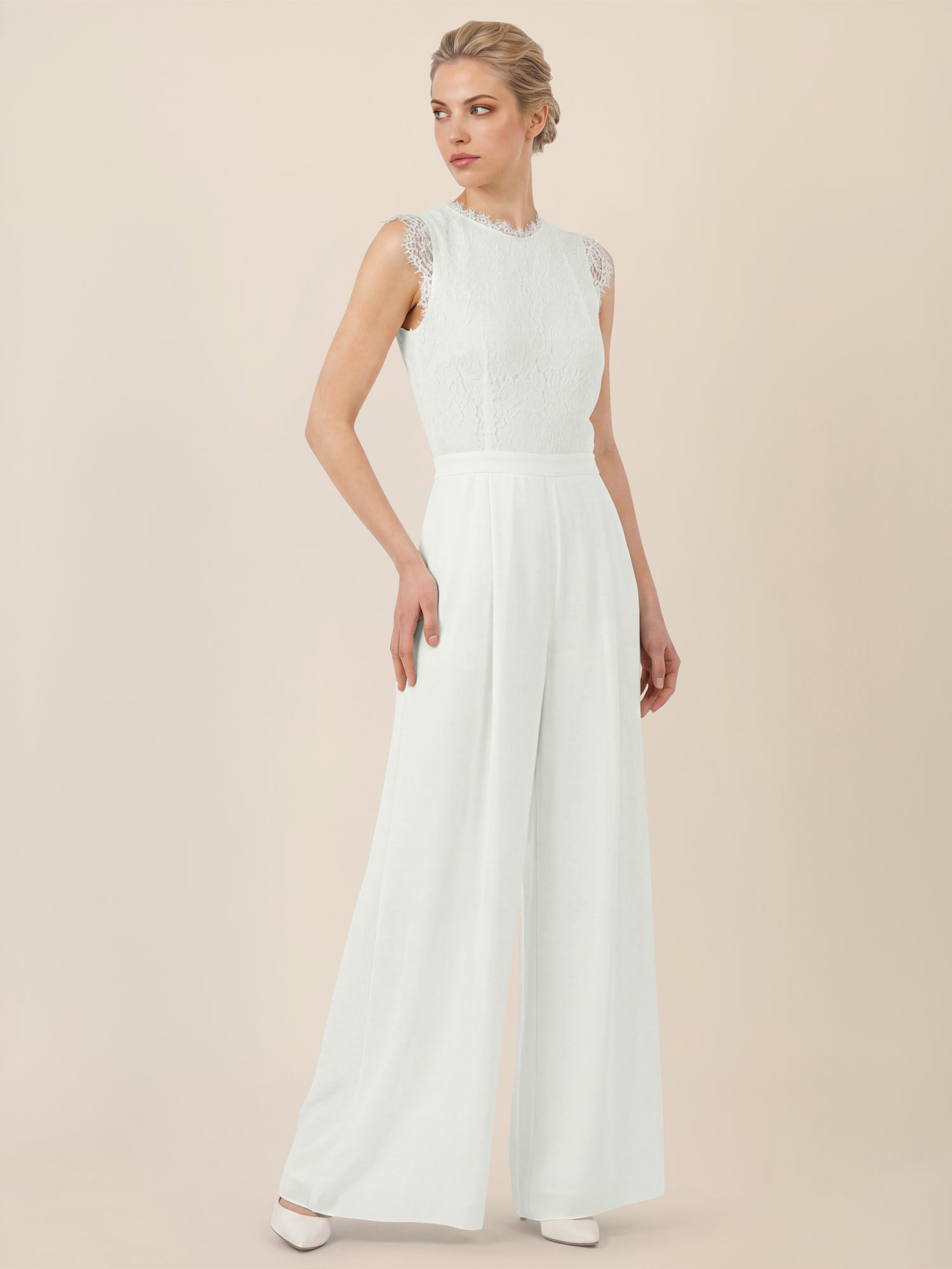 APART Abendoverall mit Spitzentop und weitem Bein | creme