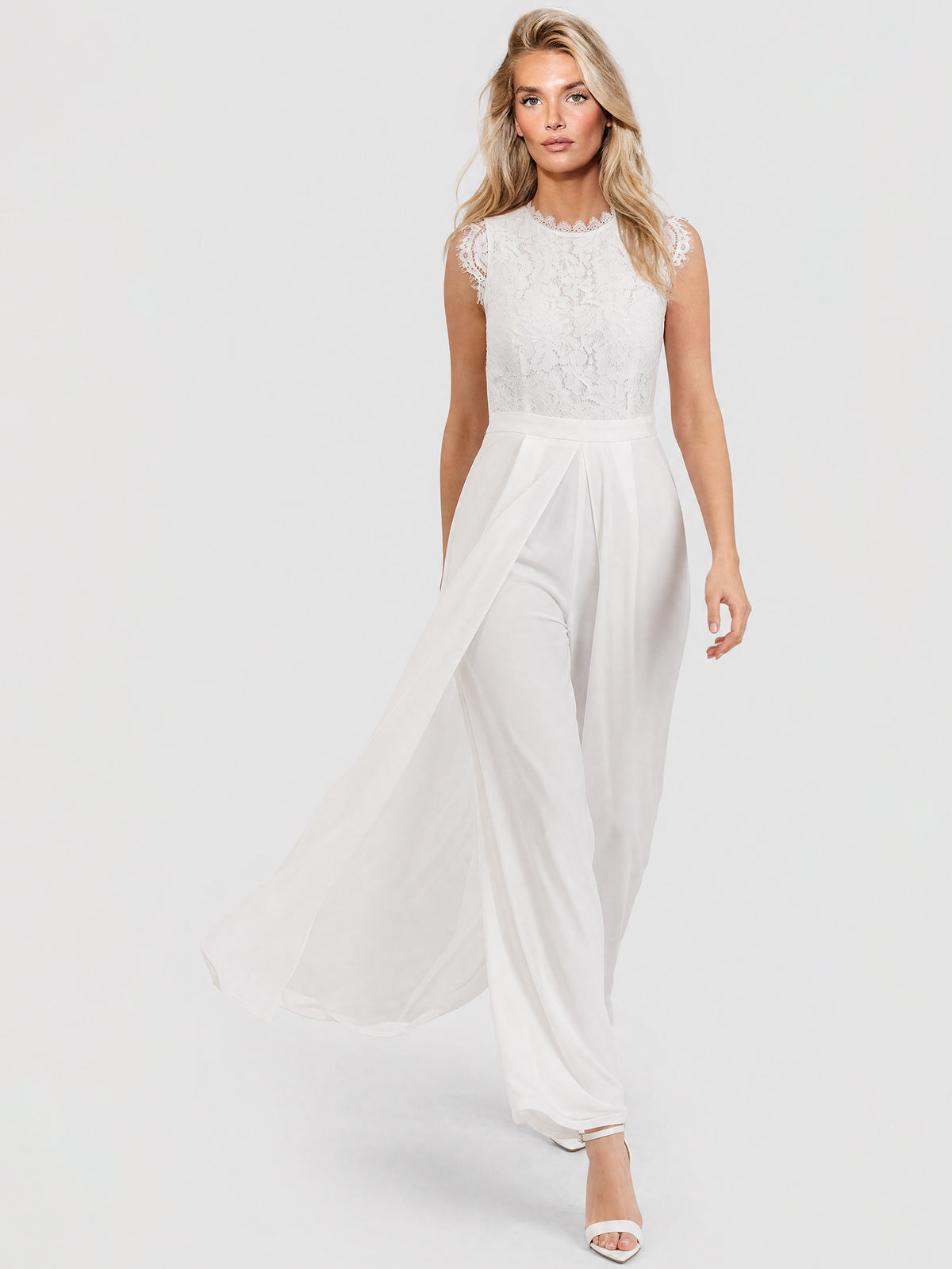 APART Abendoverall mit Spitzentop und weitem Bein | creme