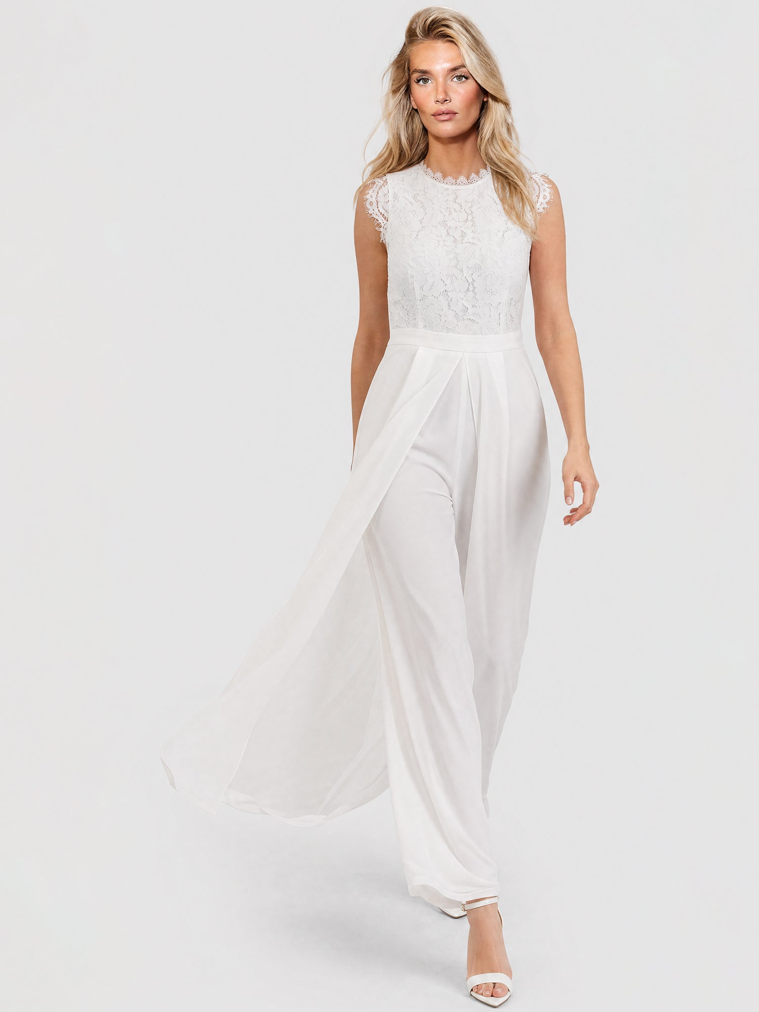 APART Abendoverall mit Spitzentop und weitem Bein | creme
