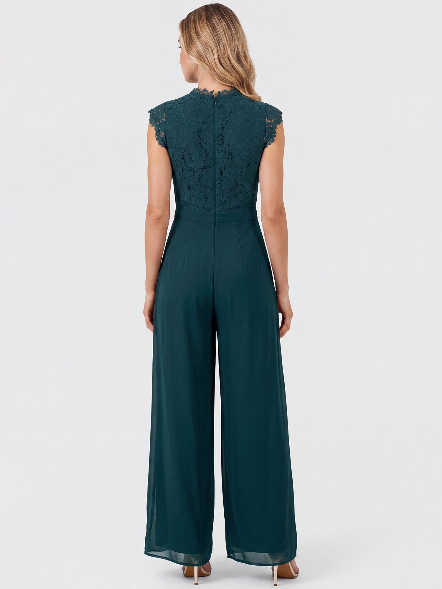 APART Abendoverall mit Spitzentop und weitem Bein | emerald