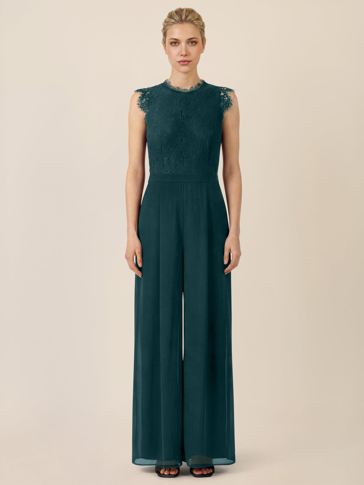 APART Abendoverall mit Spitzentop und weitem Bein | emerald