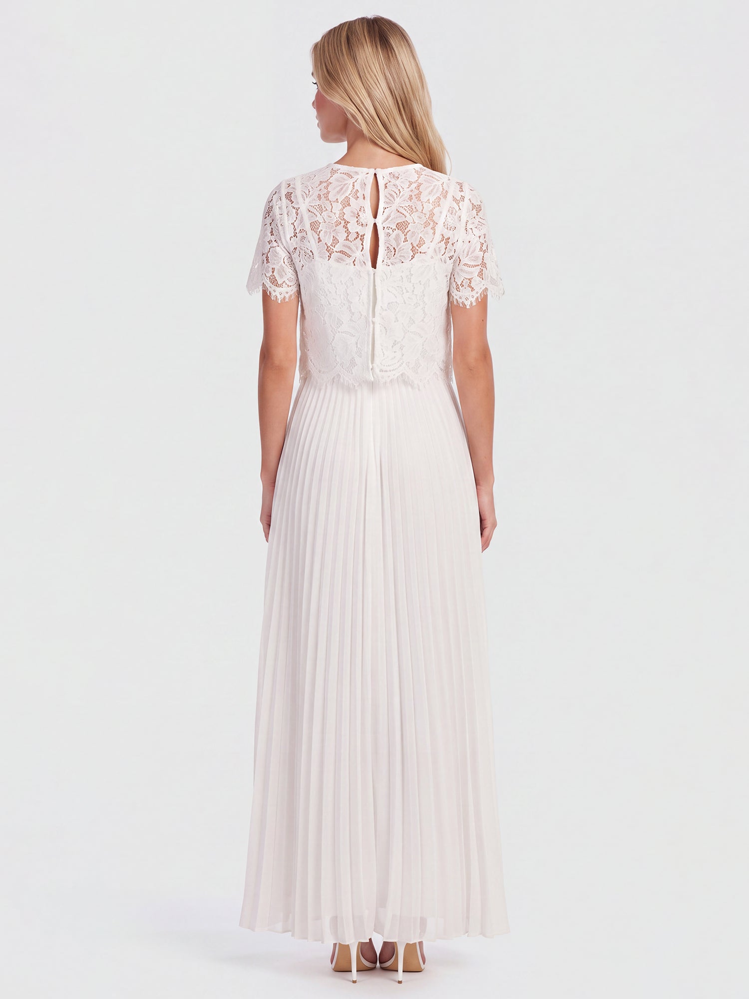 APART Elegantes Maxikleid mit Spitzenoberteil und Plisseerock | creme