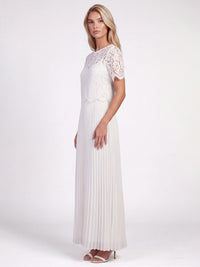 APART Elegantes Maxikleid mit Spitzenoberteil und Plisseerock | creme