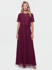 APART Elegantes Maxikleid mit Spitzenoberteil und Plisseerock | weinrot