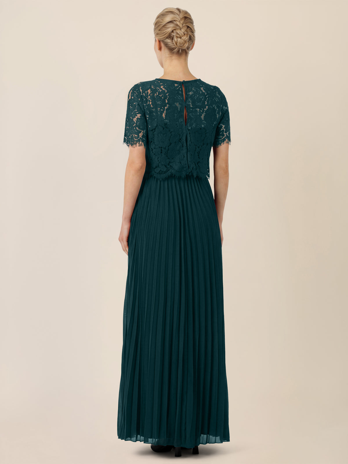 APART Elegantes Maxikleid mit Spitzenoberteil und Plisseerock | emerald
