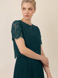 APART Elegantes Maxikleid mit Spitzenoberteil und Plisseerock | emerald