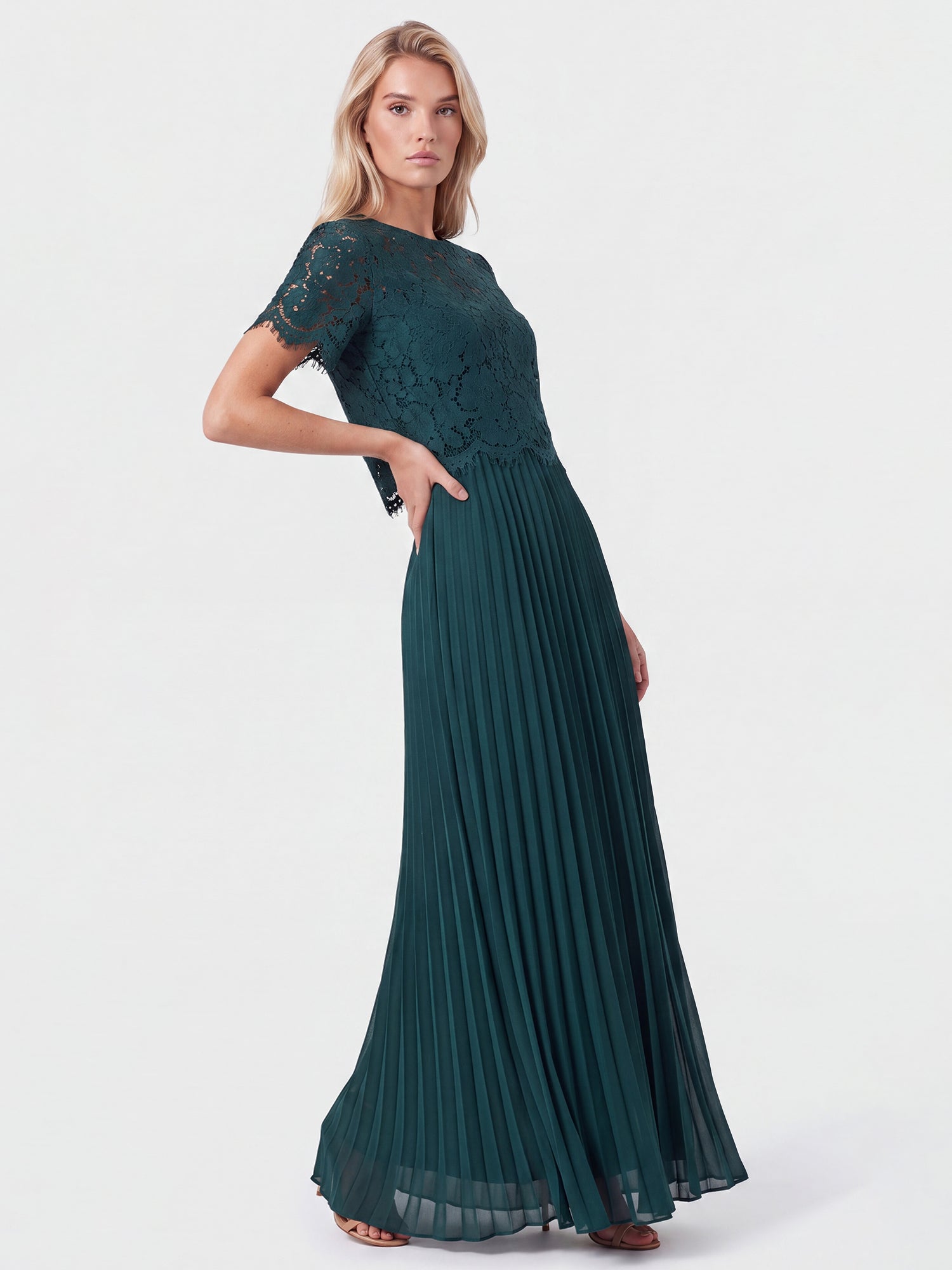 APART Elegantes Maxikleid mit Spitzenoberteil und Plisseerock | emerald