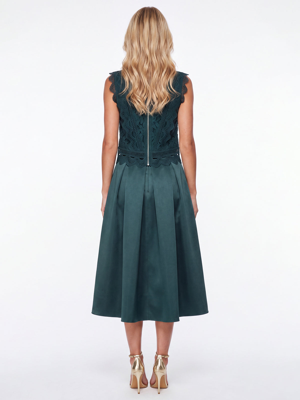APART Spitzentop mit Rüschen und Häkeldetails | emerald