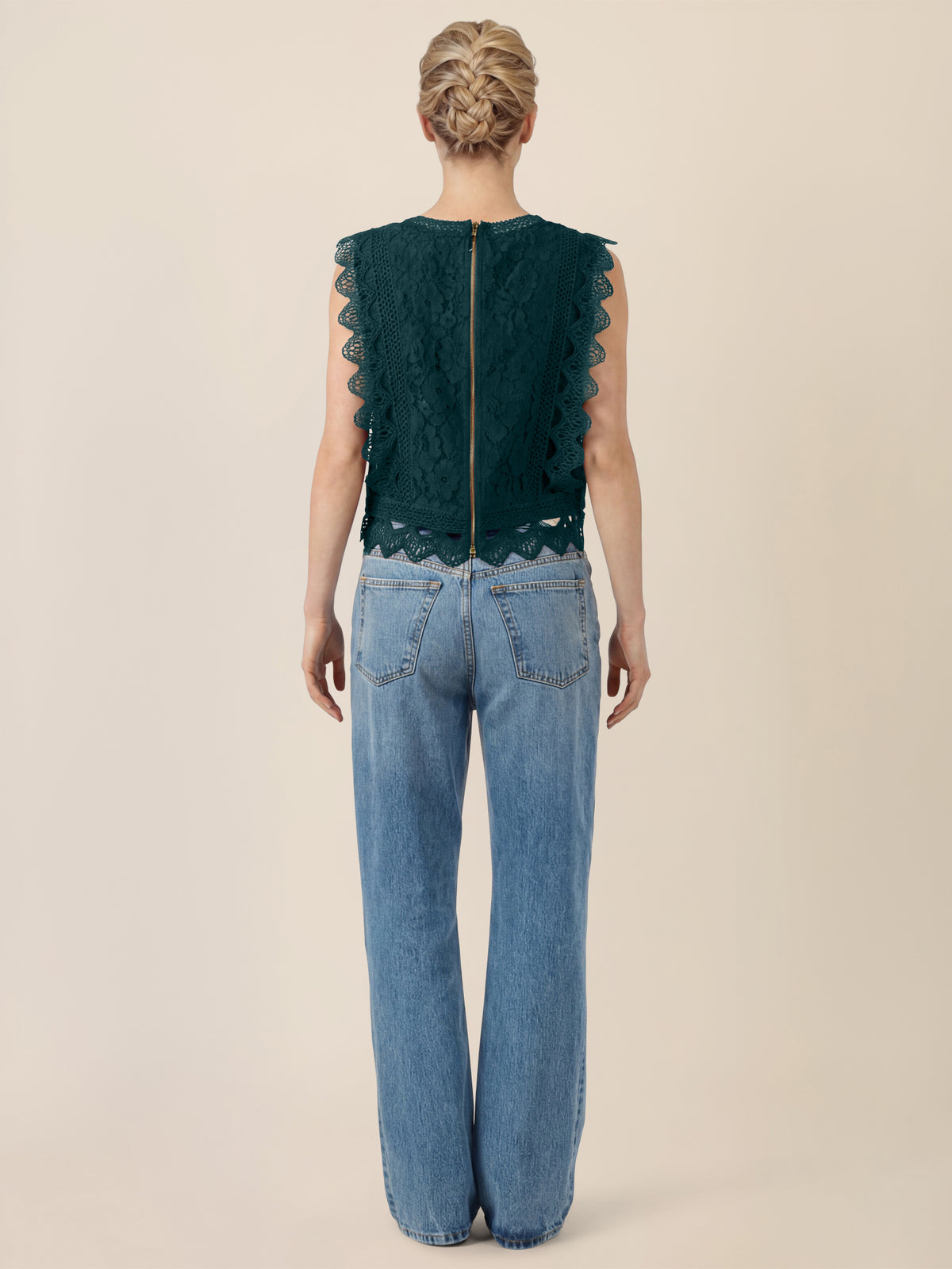 APART Spitzentop mit Rüschen und Häkeldetails | emerald