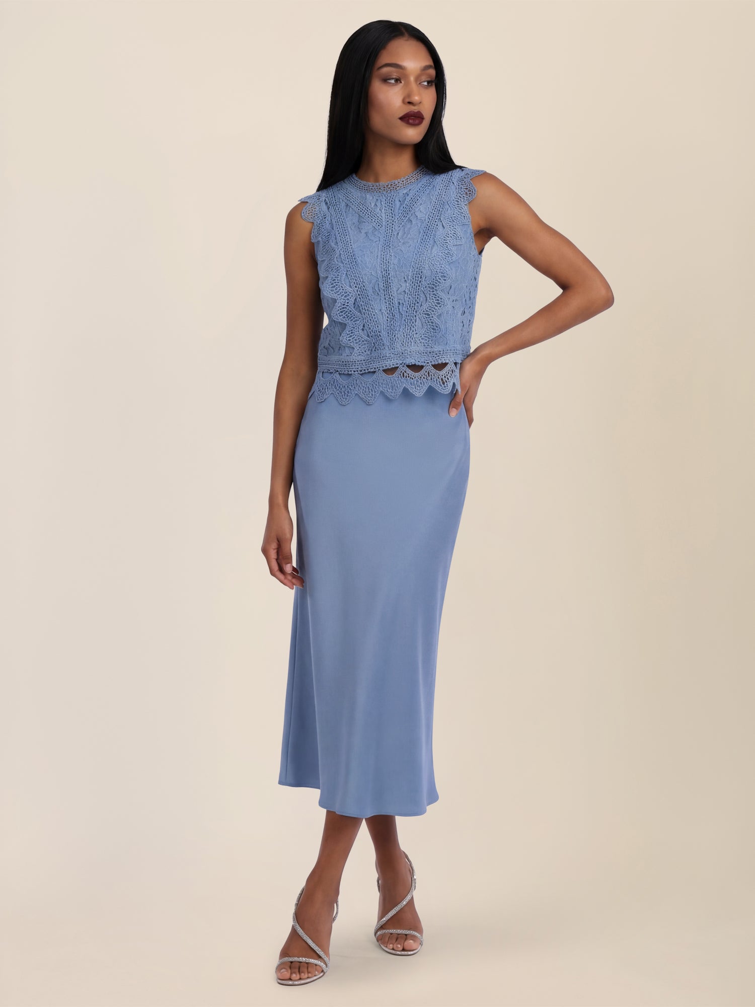 APART Spitzentop mit Rüschen und Häkeldetails | rauchblau