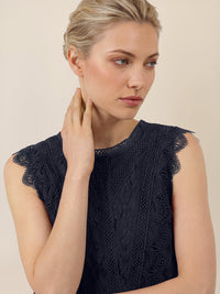 APART Spitzentop mit Rüschen und Häkeldetails | nachtblau