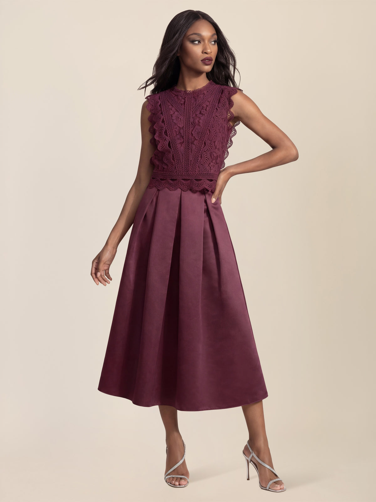 APART Spitzentop mit Rüschen und Häkeldetails | weinrot