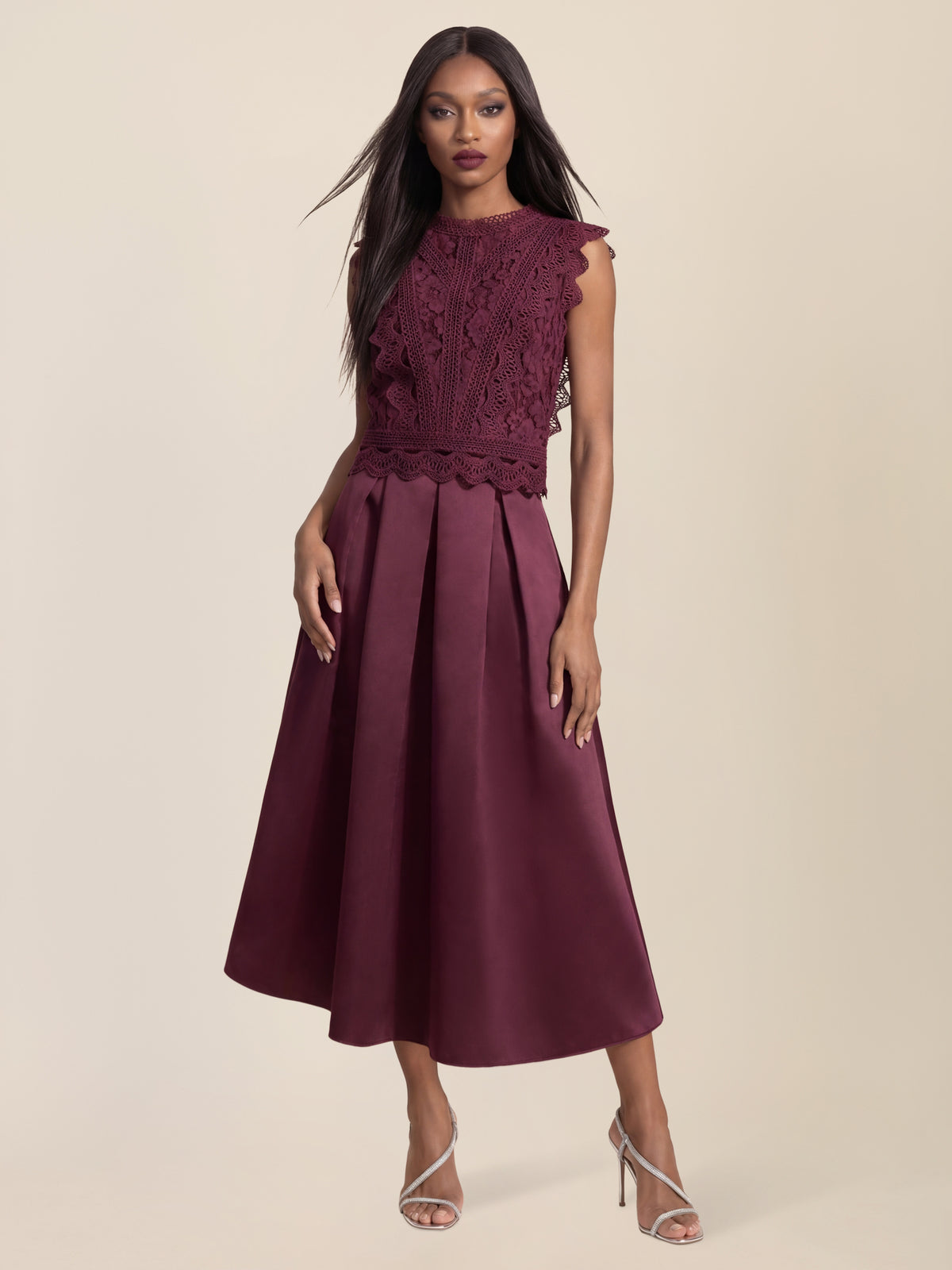 APART Spitzentop mit Rüschen und Häkeldetails | weinrot