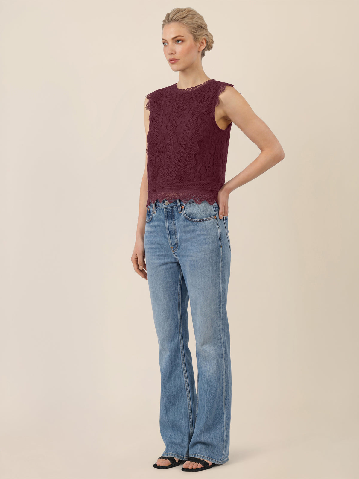 APART Spitzentop mit Rüschen und Häkeldetails | weinrot