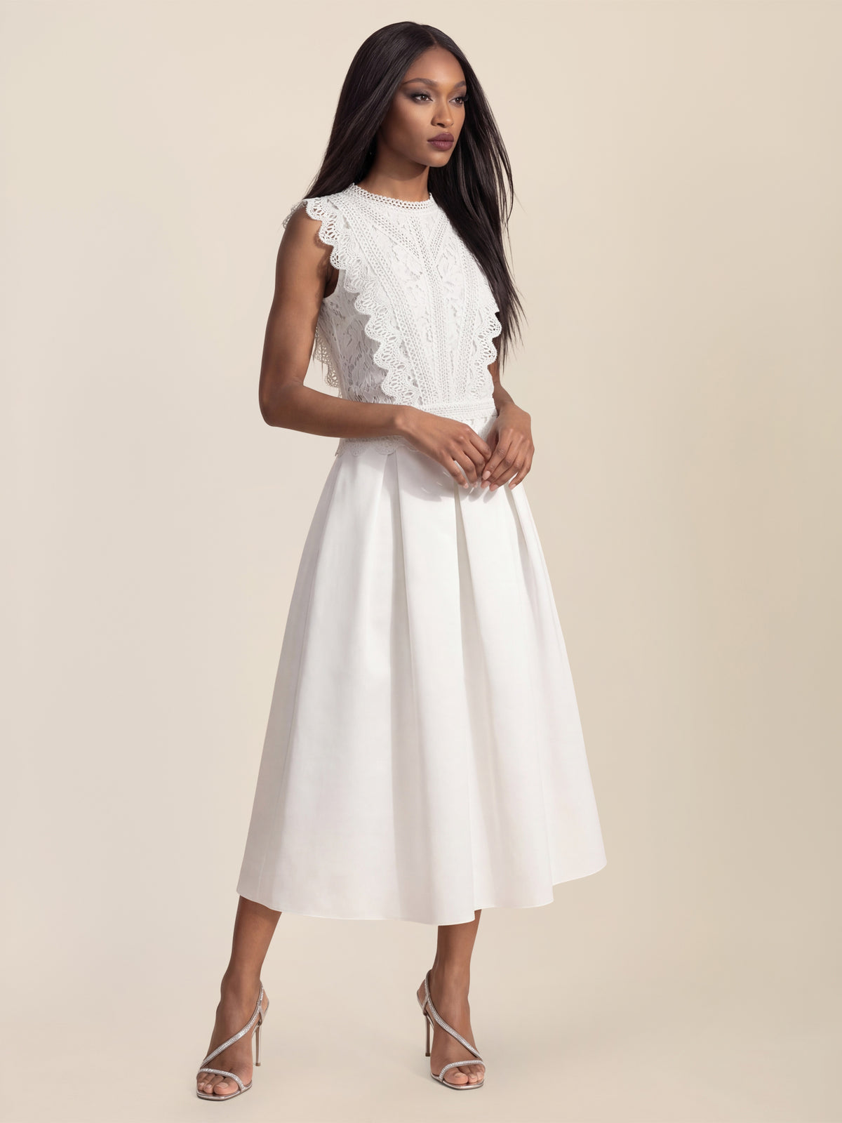 APART Spitzentop mit Rüschen und Häkeldetails | creme